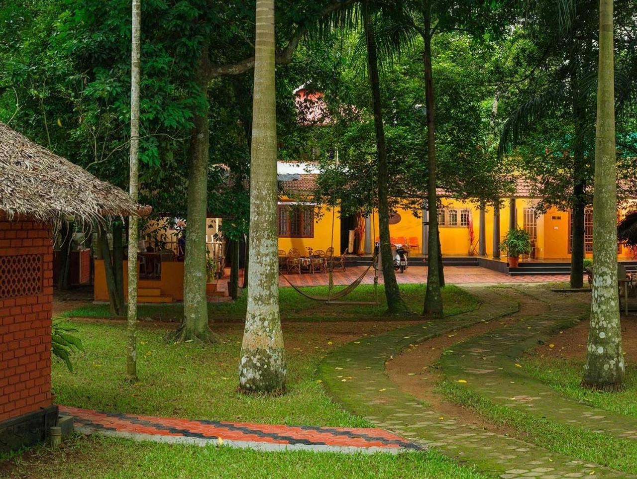 The Isle By Area 707 Apartment Alwaye Bagian luar foto